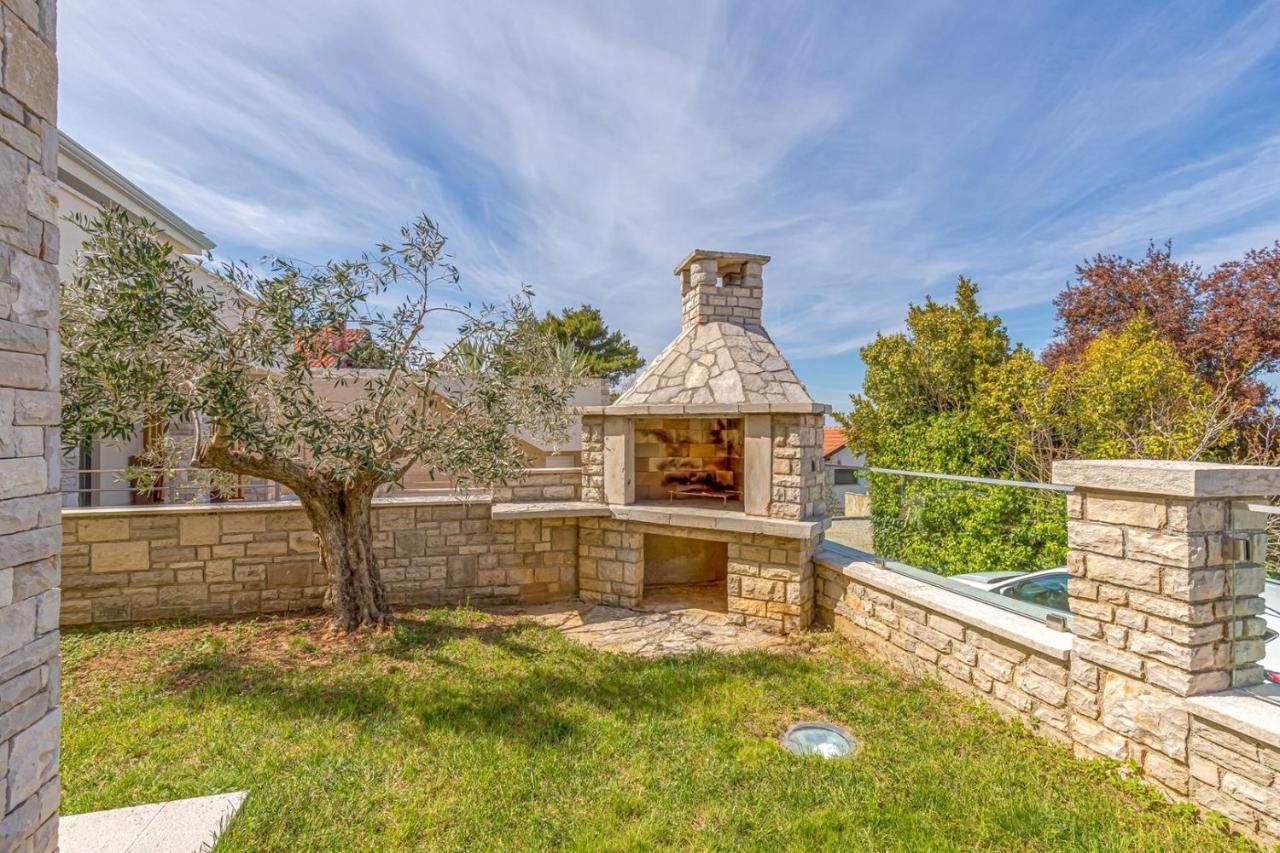 Villa Milena With Pool And Sea View Crveni Vrh Exterior foto
