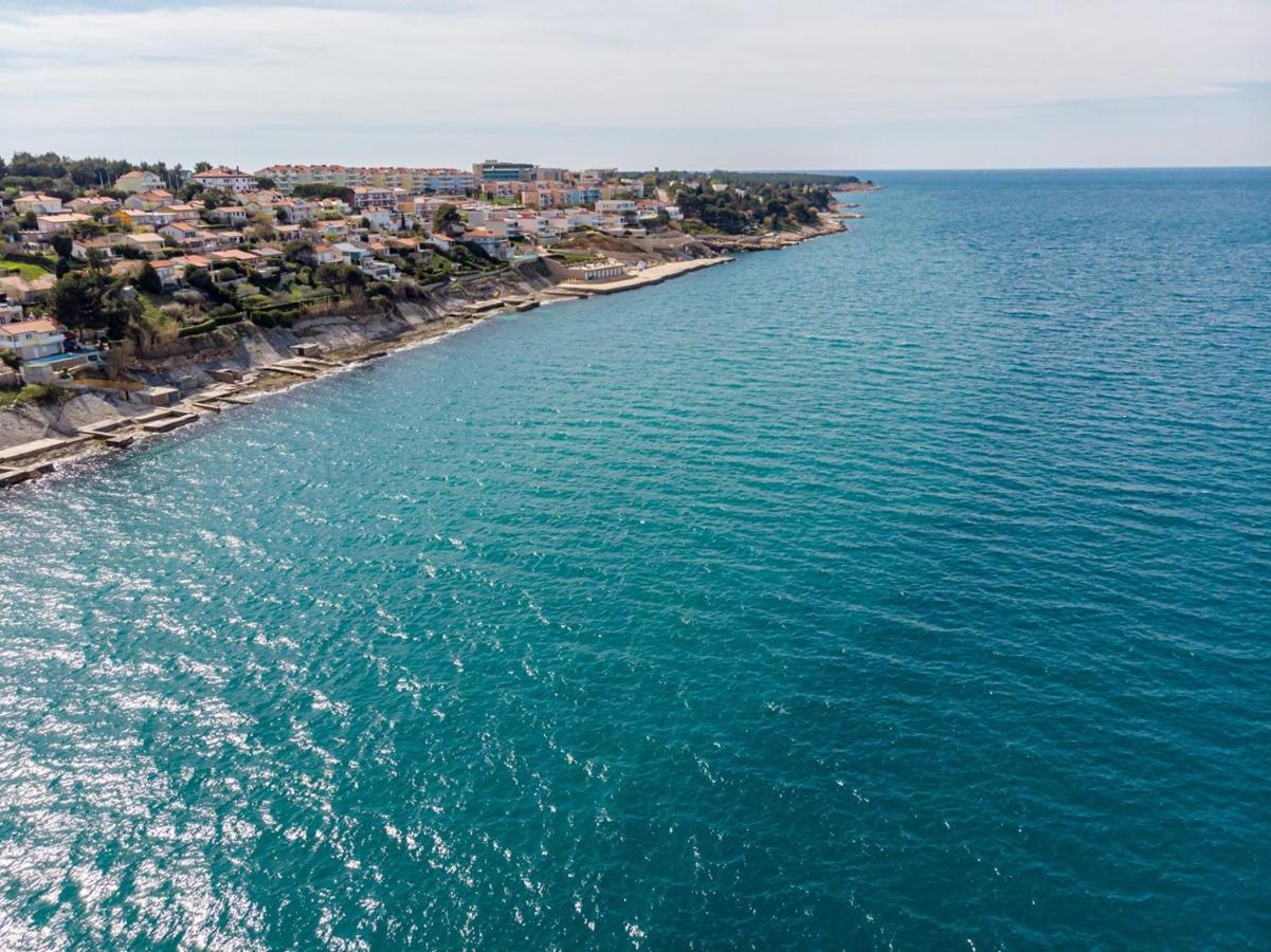 Villa Milena With Pool And Sea View Crveni Vrh Exterior foto